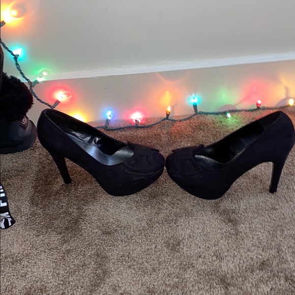 Pumps - Picture 3 of 7